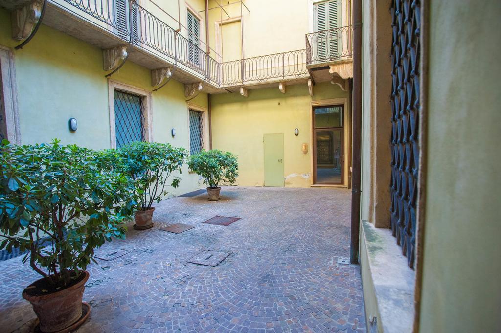 Italianflat - Palazzo Zeiner Lägenhet Verona Exteriör bild